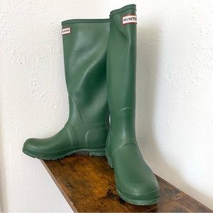 HUNTER BOOTS